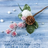 Декор "Зимние грезы" красные ягодки шишка снежок 18 см 3573512